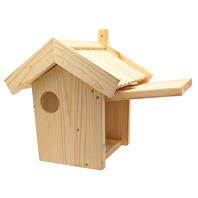 Eichhörnchen-Kobel mit Reinigungsklappe